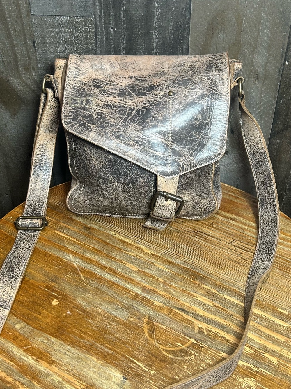 Vintage-Style Leather Crossbody Bag - Brown